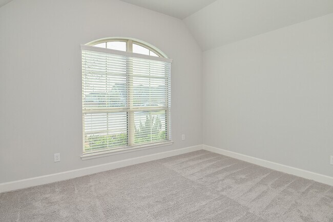 Building Photo - 12830 Spiegel St