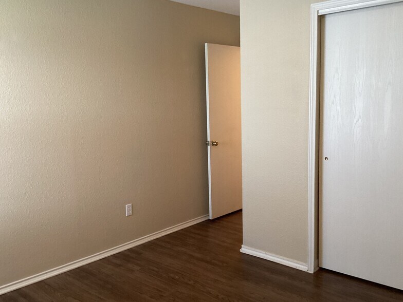 Building Photo - 113 Hays Forest Cv