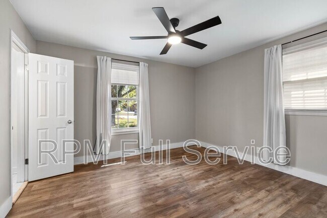 Building Photo - 8057 Arbor Dr