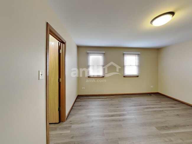 Building Photo - 204 Brink Dr