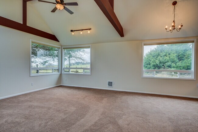 Building Photo - 4 Bedroom House in Coupeville