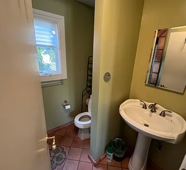 Building Photo - 7770 Selma Ave