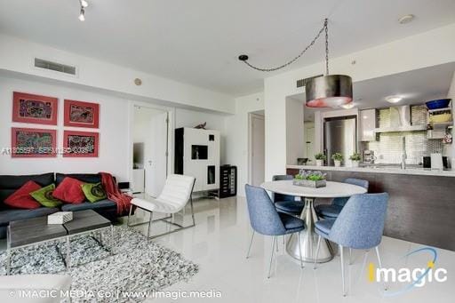 Building Photo - 720 NE 62nd St