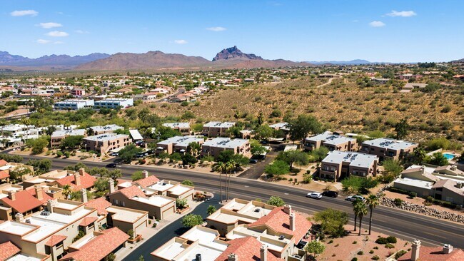 Building Photo - Beautiful 2-bedroom, 2-bath condo in the highly desirable Quail Run community!