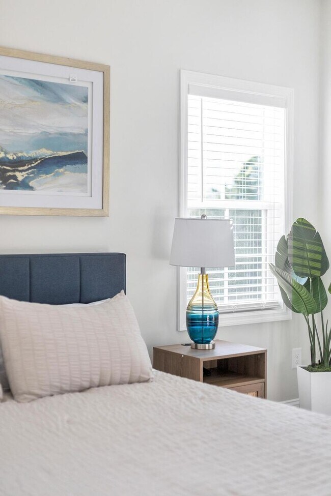 Building Photo - Amazing Rental Coming Soon (Late October-2...