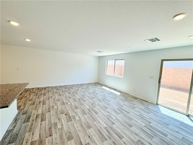 Building Photo - 6035 Swift Lariat St