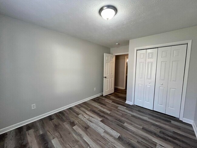 Building Photo - 3 Bed & 2 Bath House in White House | Pet-...