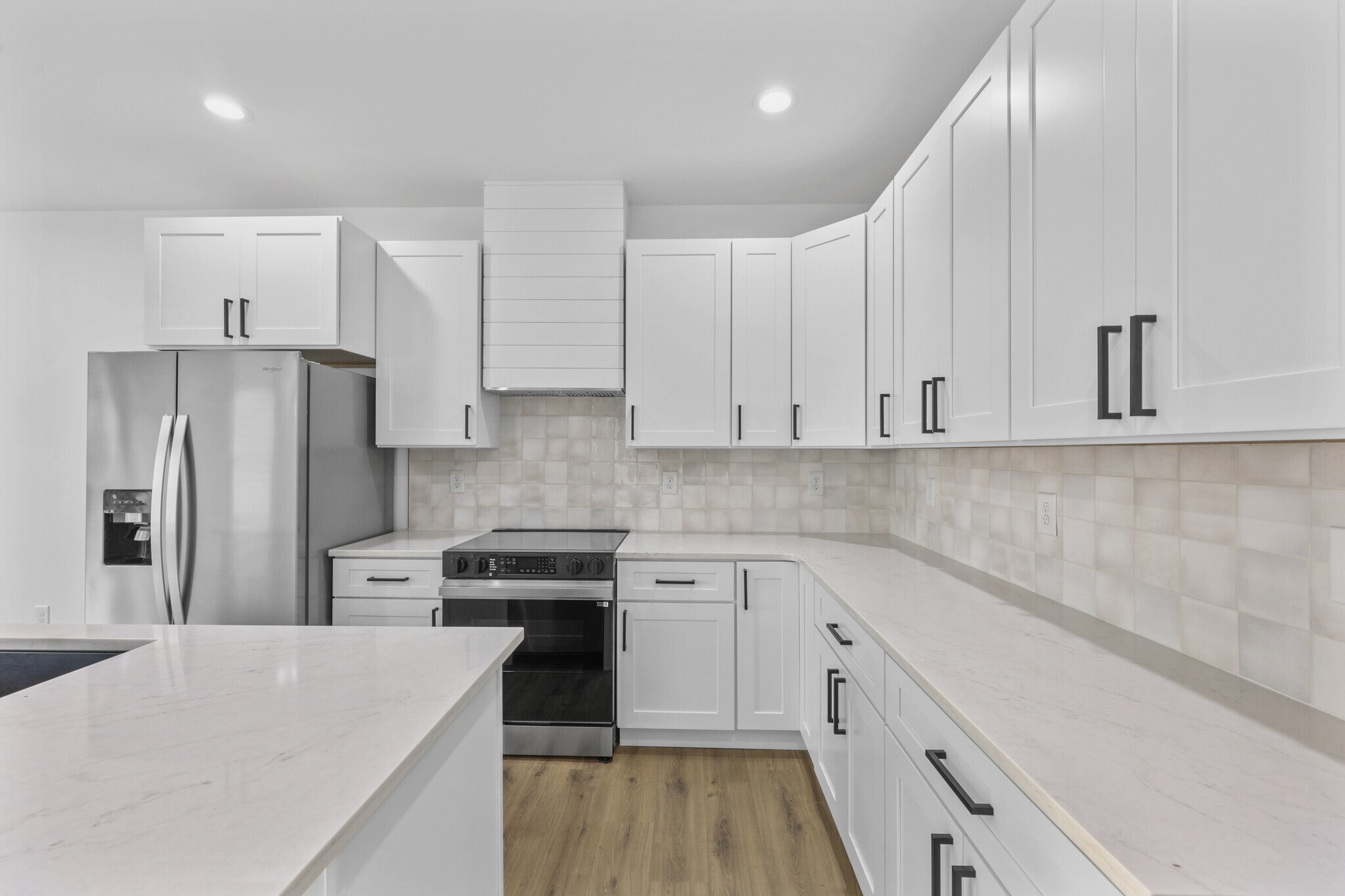 Building Photo - 212 E Morelia Ave