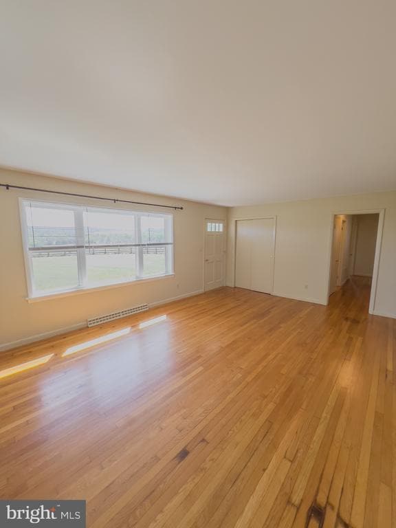 Building Photo - 6470 Rose Hill Dr