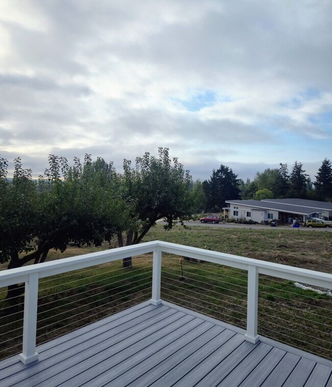Building Photo - Newly Remodeled 2 Bedroom Home For Rent!