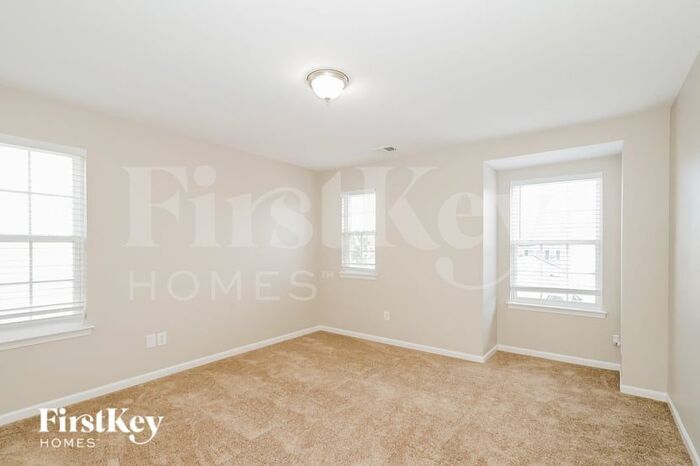 Building Photo - 163 Ranlo Ave