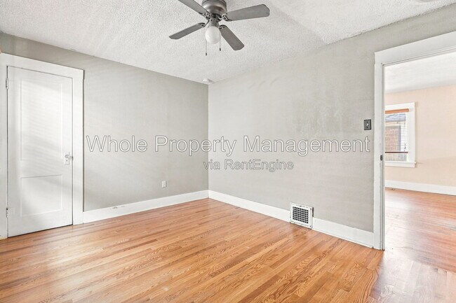 Building Photo - 3044 W Clyde Pl