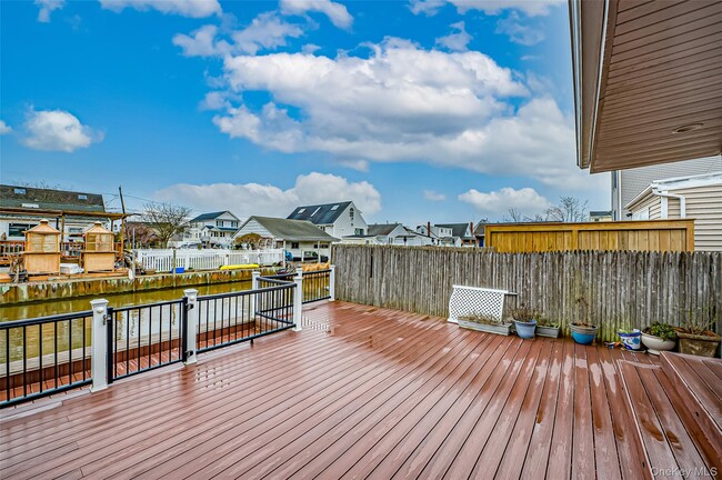 Building Photo - 71 S Bay Dr