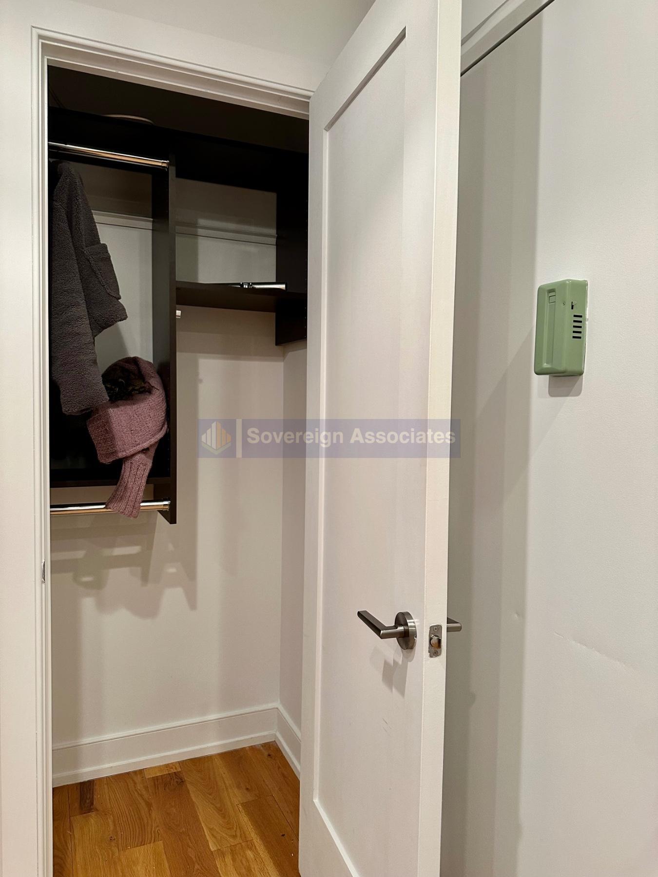 Building Photo - 95 E 7th St