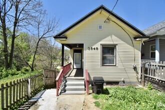 Building Photo - 3549 Lossing St