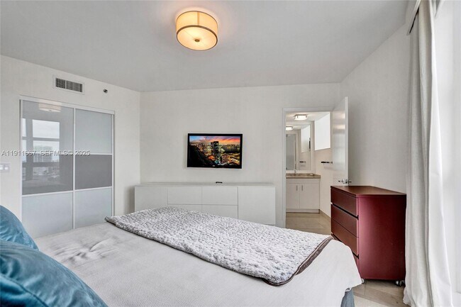 Building Photo - 19111 Collins Ave