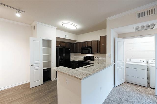 Building Photo - 9900 McNeil Dr