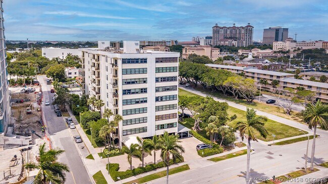 Building Photo - 1501 S Flagler Dr