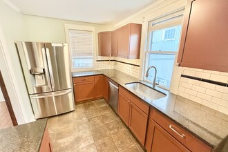 Building Photo - 305 Packard St