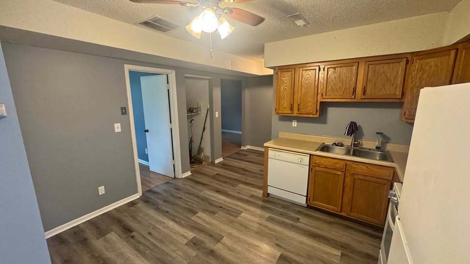 Building Photo - 204 Avondale Ave