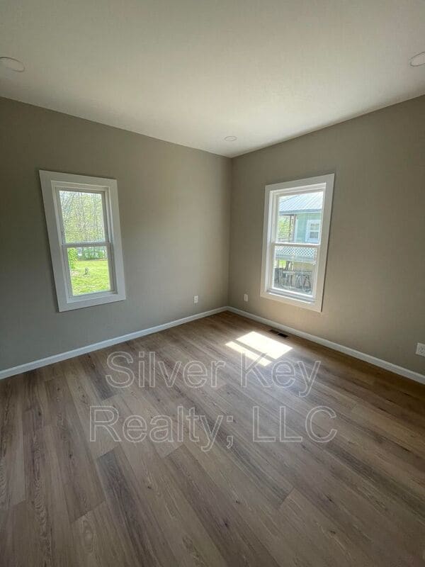 Building Photo - 705 Eastanallee Ave