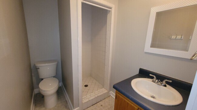 Building Photo - Recently remodeled 2 Bedroom 2 Bathroom