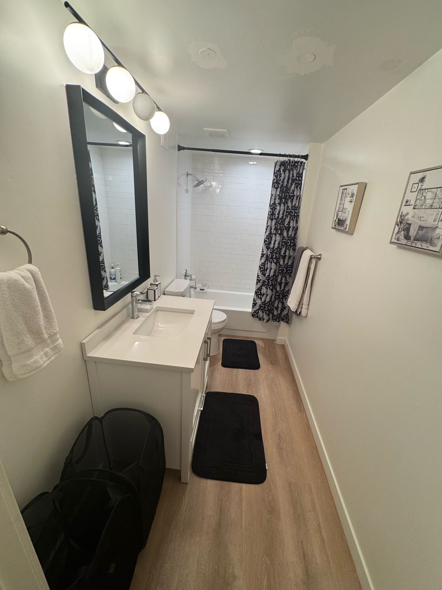 Bathroom - 922 E 400 N