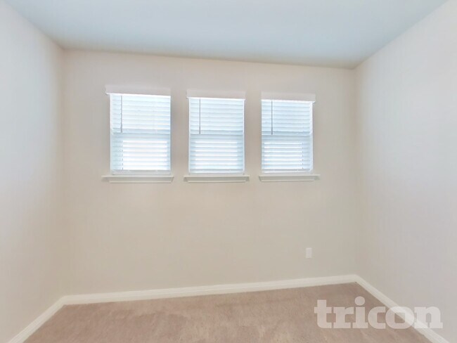 Building Photo - 13532 Emerson Wy