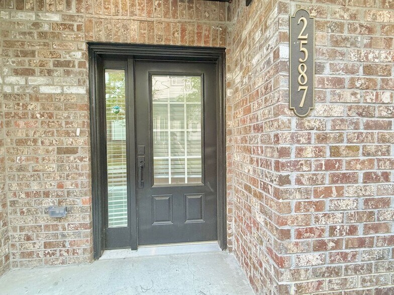 Building Photo - 2587 Ocean Dr NW