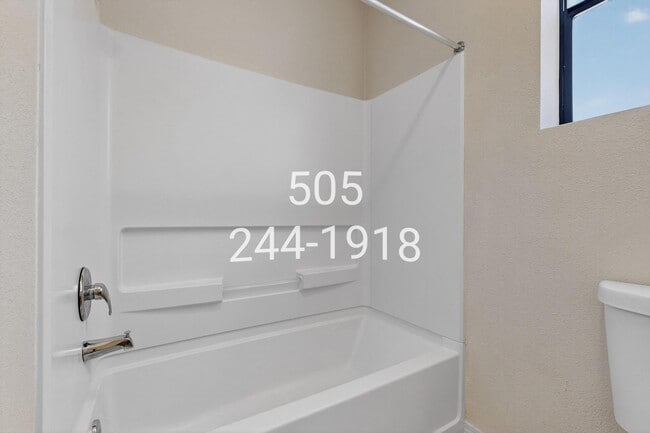 Building Photo - 1121 Meadowlark Way SE