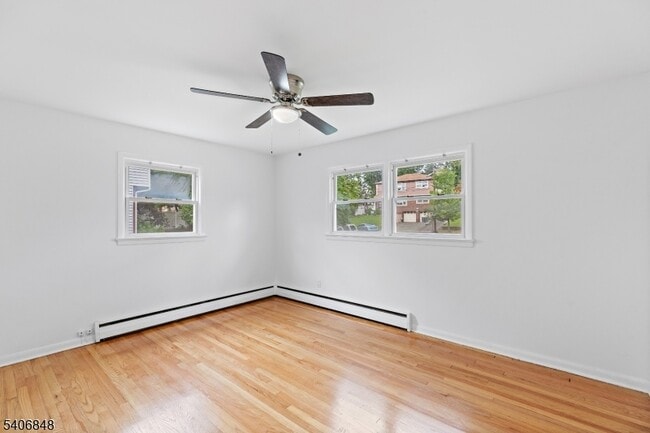 Building Photo - 12 Stanchak Ct