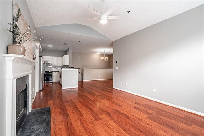 Building Photo - 303 Spring Heights Ln