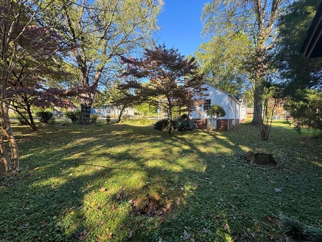 Building Photo - Statesville - 3BR/2BA + Carport