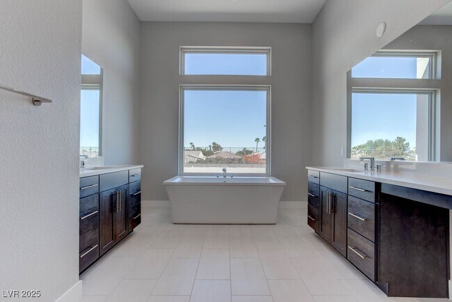 Building Photo - 4778 Outlook Peak St