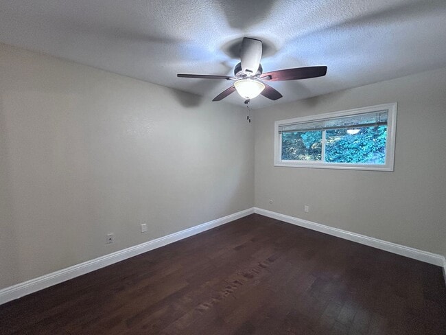 Building Photo - Two Bedroom One Bathroom Home with Two Car Garage