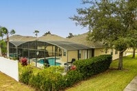 Building Photo - 4 Bedroom 5 Bathroom in Haines City.