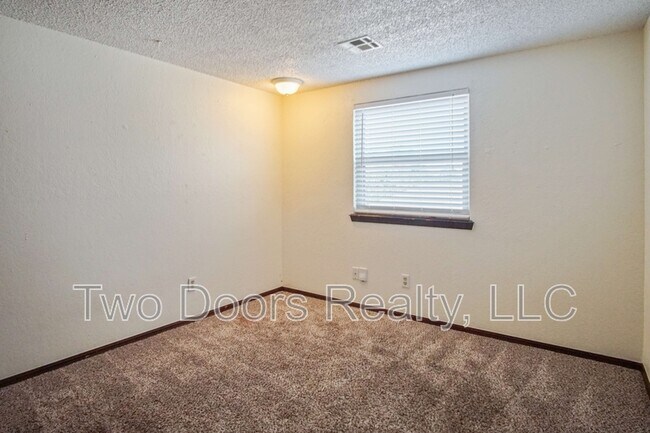 Building Photo - 6708 Elk Canyon Rd