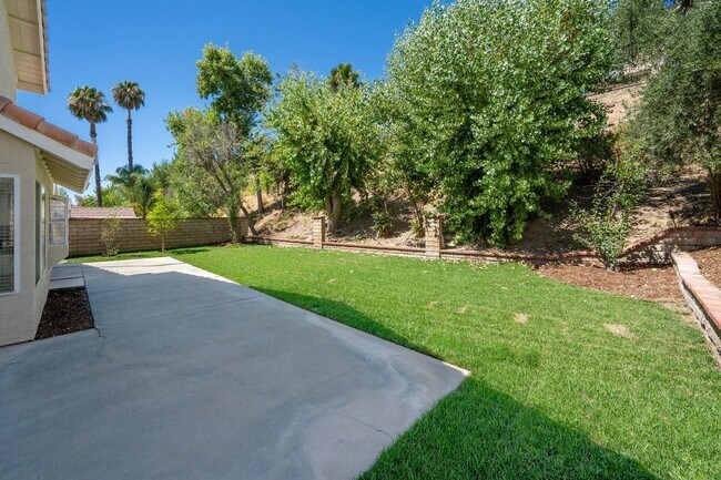 Building Photo - SPACIOUS 4 BEDROOM, 3 BATH HOME WITH 3-CAR GARAGE!
