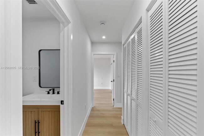 Building Photo - 9660 Dominican Dr