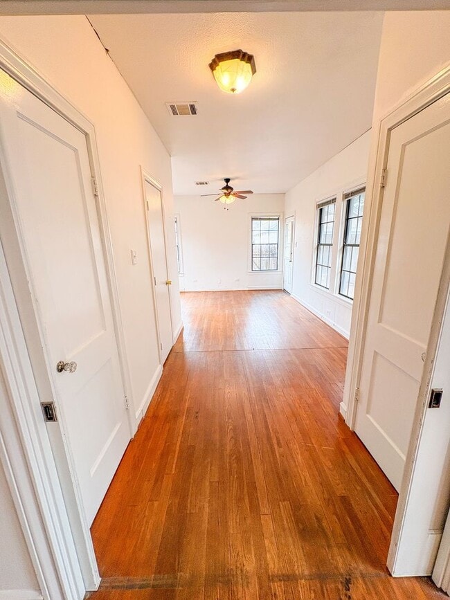 Building Photo - 515 N 32nd St