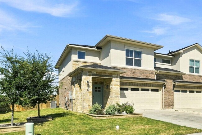 Building Photo - 433 Brody Ln