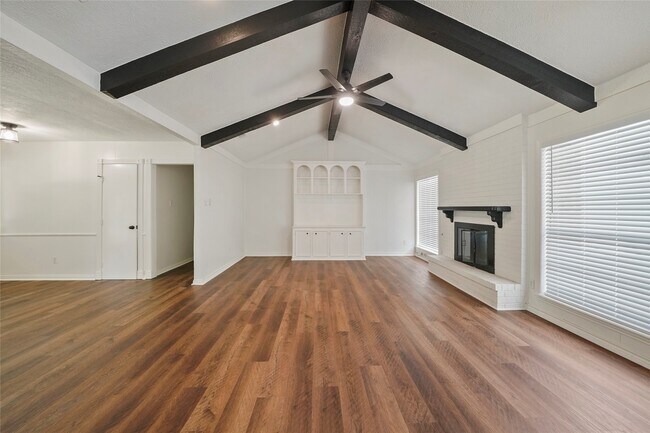 Building Photo - 719 Thornwood Dr