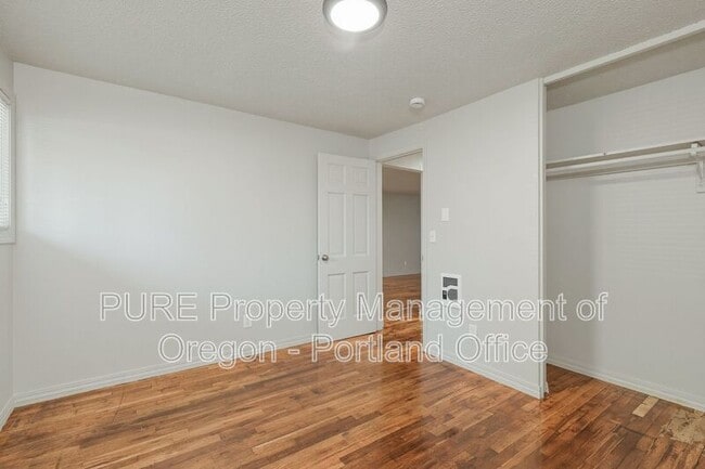 Building Photo - 18411 E Burnside St