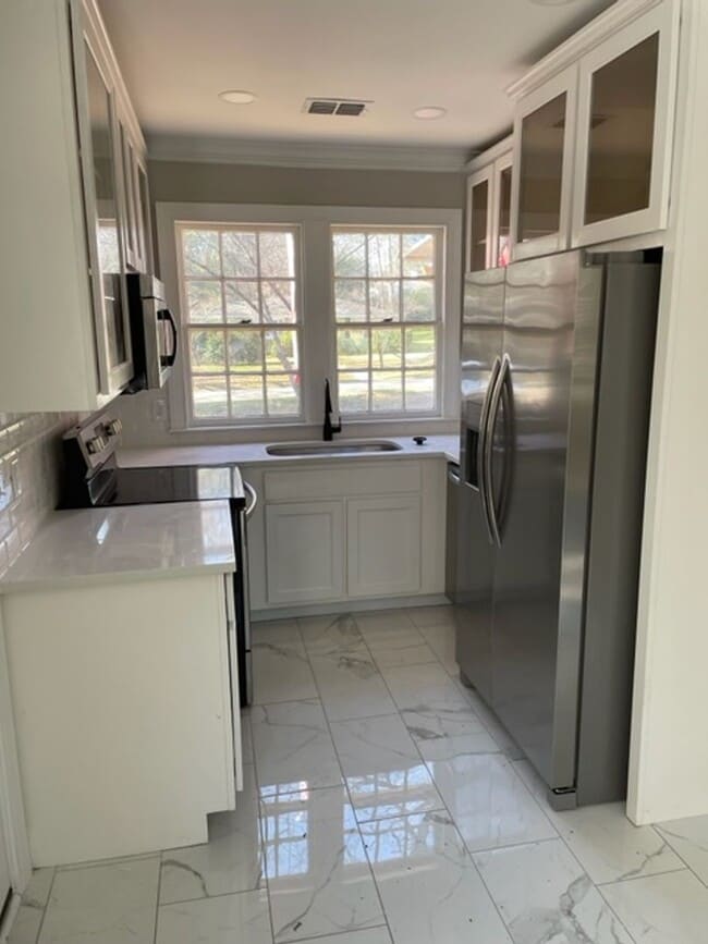 Building Photo - Charming 2BR Home Near Downtown Auburn & Auburn University