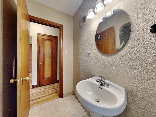 Building Photo - 5302 N Humboldt Ave