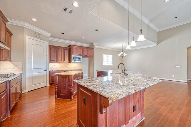 Building Photo - 5014 Fairford Dr