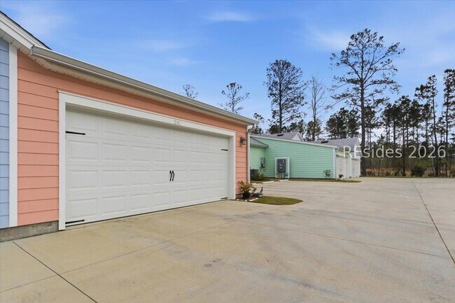 Building Photo - 247 Tropics Ave