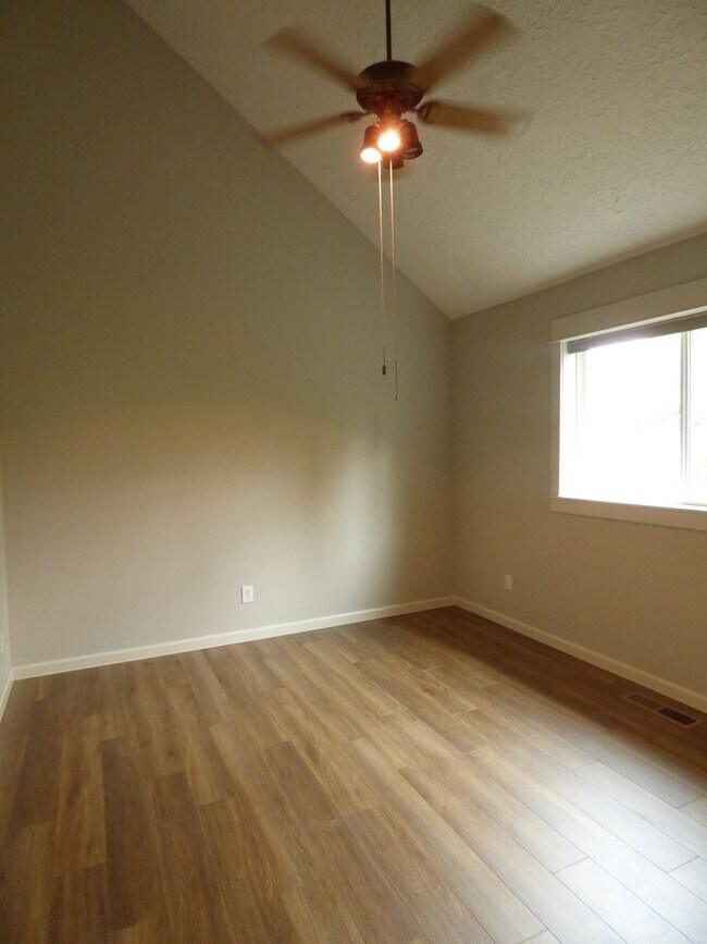 Building Photo - Rent Special: 1/2 Off First Full Month's Rent