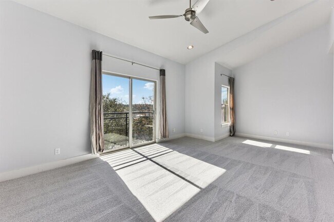 Building Photo - 8110 Ranch Road 2222