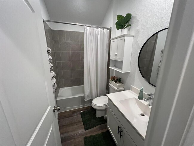 Building Photo - 5017 Almond Ter Dr